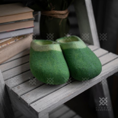 Felt slippers without counter