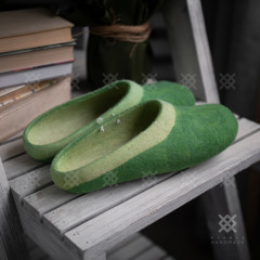 Felt slippers without counter