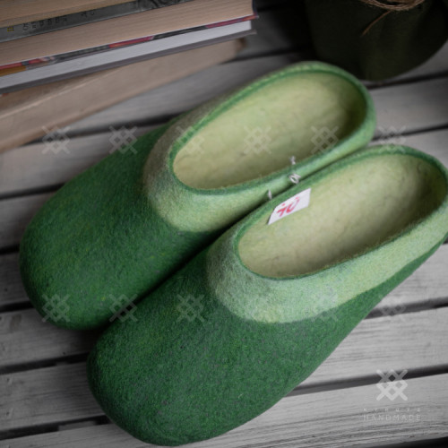 Felt slippers without counter