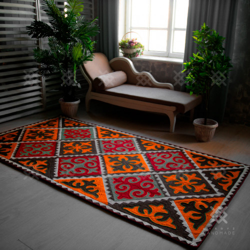 Түстүү шырдак