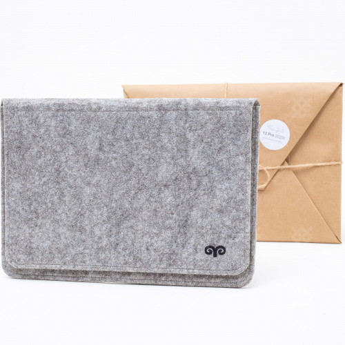 Фетровый чехол на МакБук