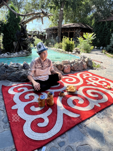 "Кызыл Хан" шырдак