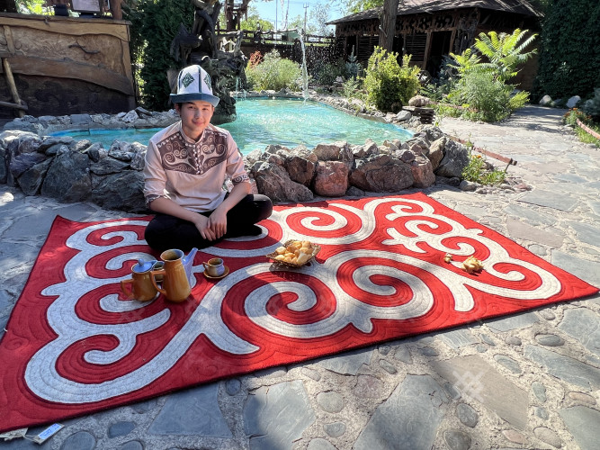 "Кызыл Хан" шырдак