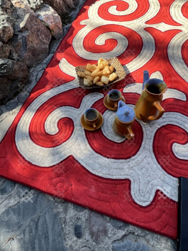 "Кызыл Хан" шырдак