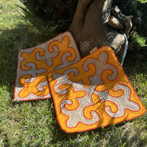 Сидушка из натуральной шерсти 40х40 см