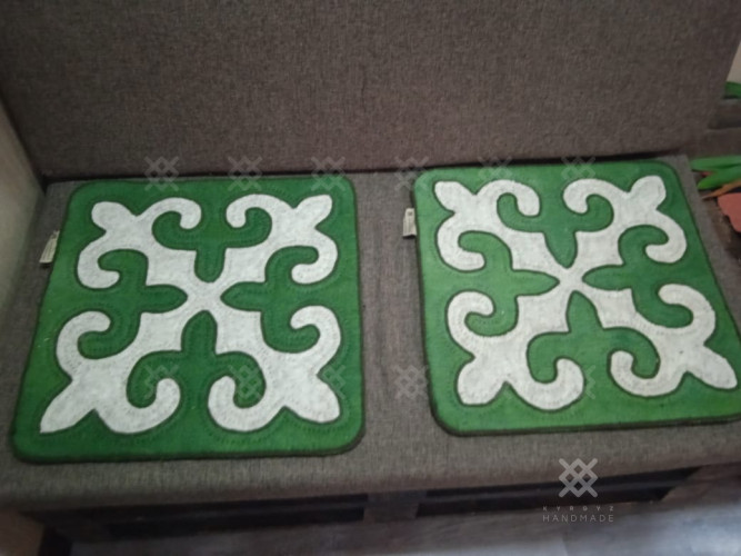 Сидушка из натуральной шерсти 40х40 см