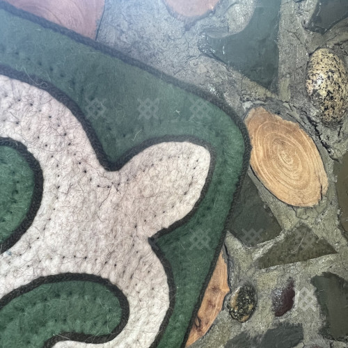 Сидушка из натуральной шерсти 40х40 см