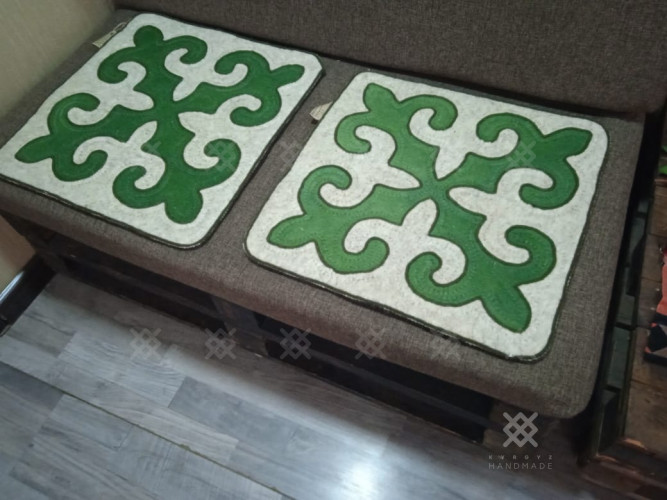 Сидушка из натуральной шерсти 40х40 см